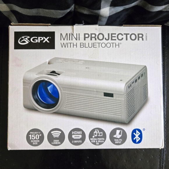 GPX Mini Projector with Bluetooth - Picture 1 of 3